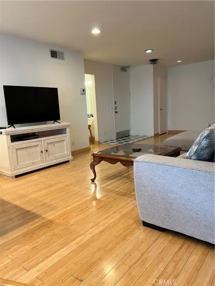 10747 Wilshire #505 photo 27