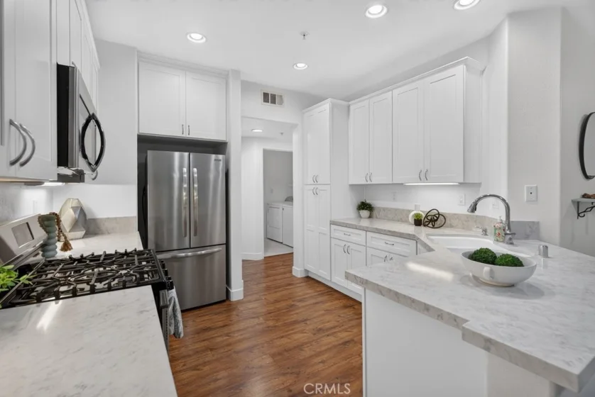 33449 Emerson #B photo 4