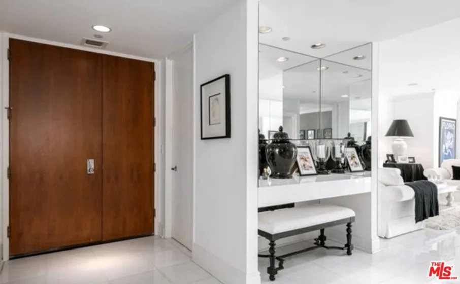 10350 Wilshire Boulevard #404 photo 22