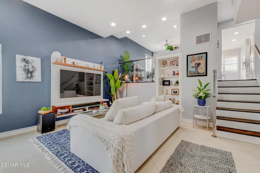 5455 Sylmar Avenue #2401 photo 1