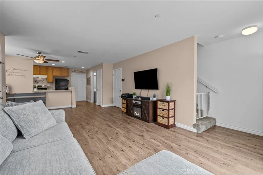 14552 Foothill photo 5