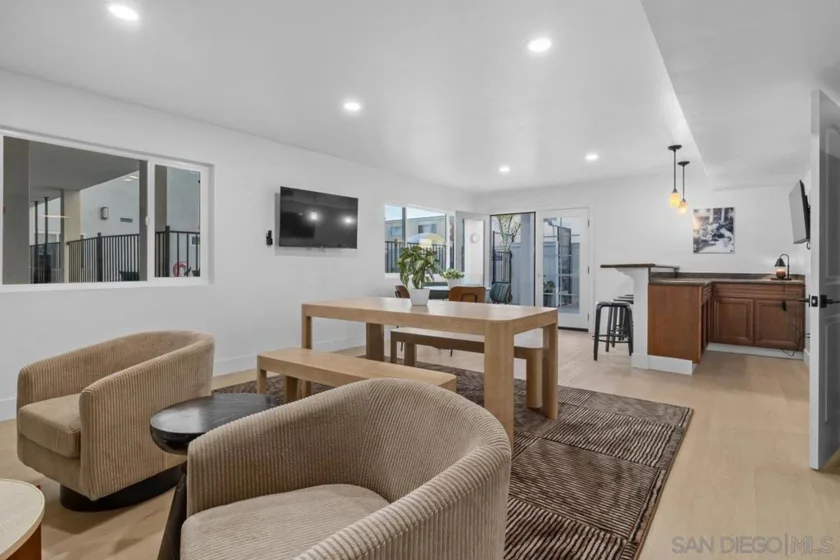 1030 Robinson Avenue #210 photo 31