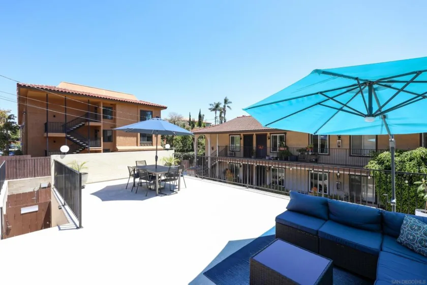 2040 Robinson #C photo 27