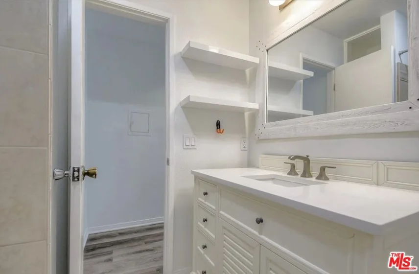 1222 N Olive Drive #209 photo 7
