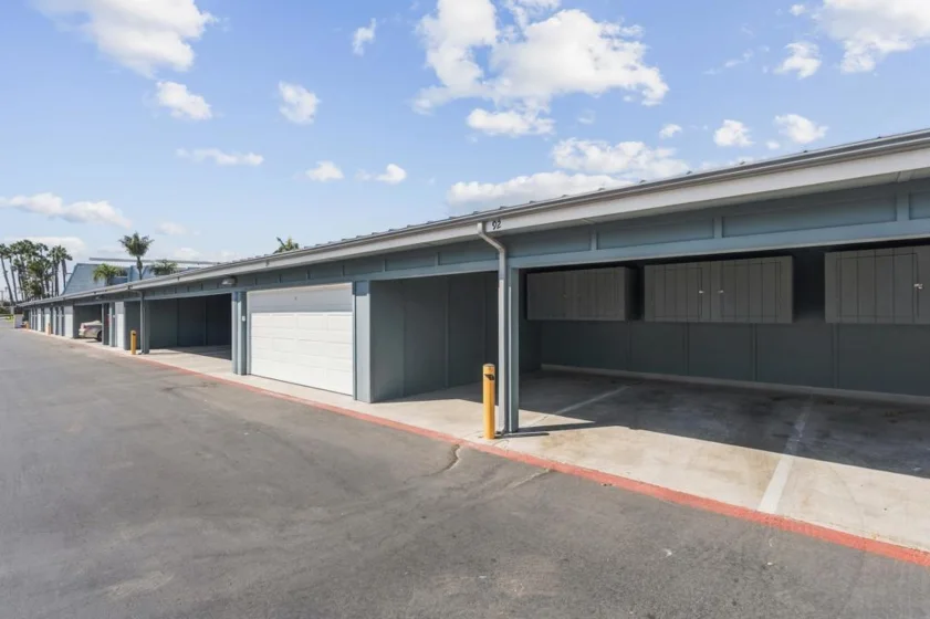92 Montego Court photo 28