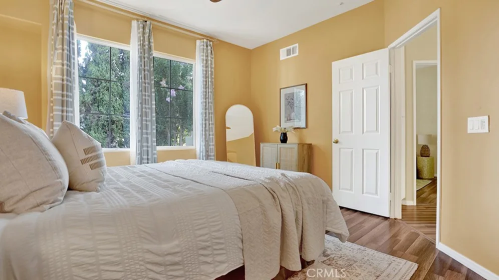 933 Somerville photo 14