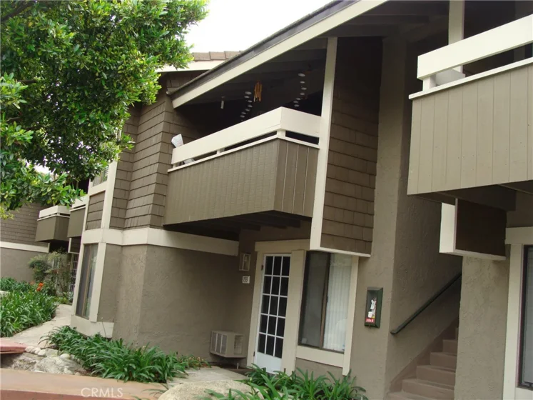 194 Streamwood photo 1