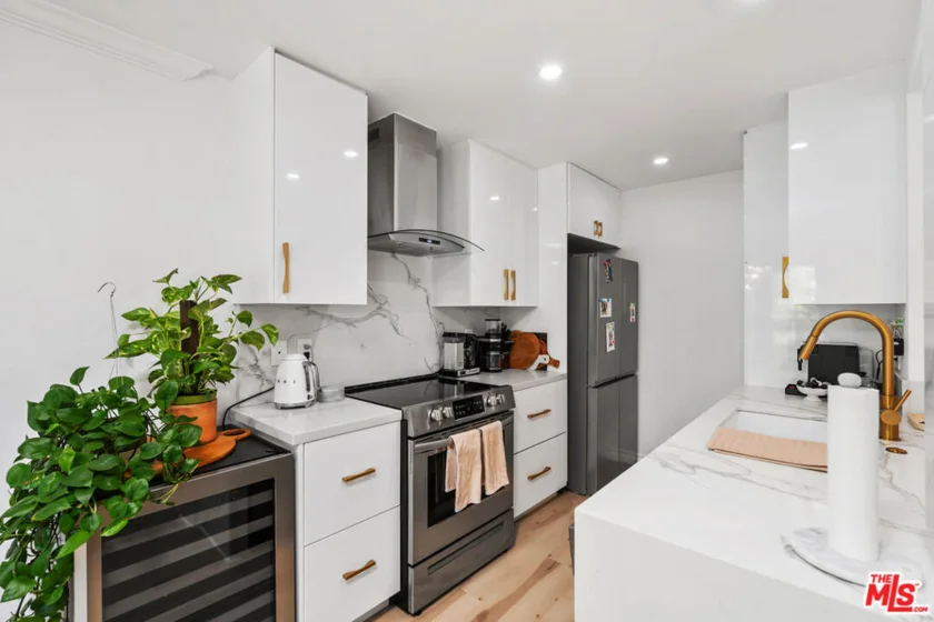 1222 N Olive Drive #201 photo 2