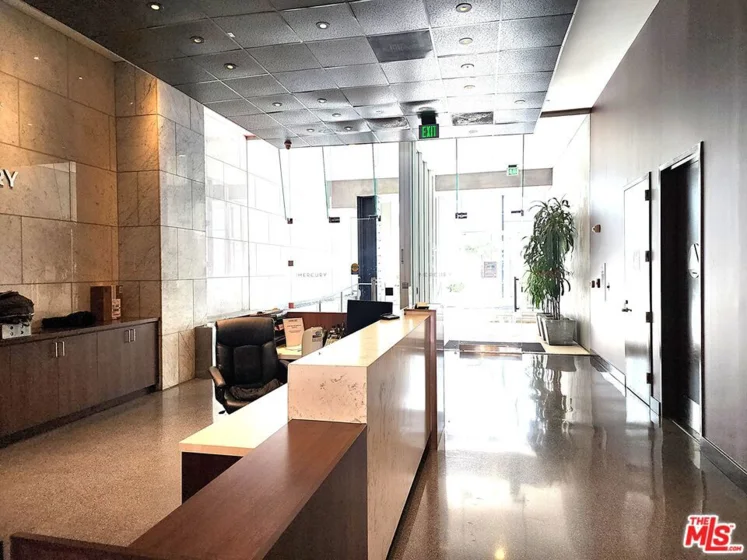 3810 Wilshire Boulevard #1706 photo 3