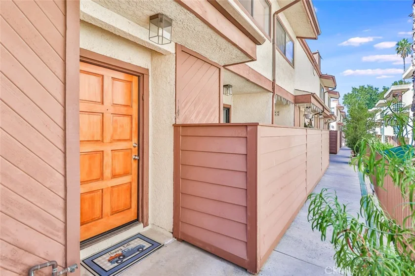 19442 Wyandotte Street #14 photo 1