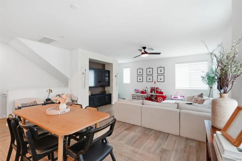 5491 Seacliff Place #108 photo 4