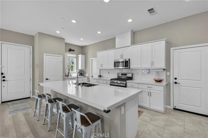 2098 Bluestone photo 21