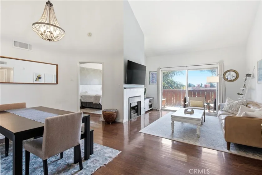 384 Redondo #401 photo 13