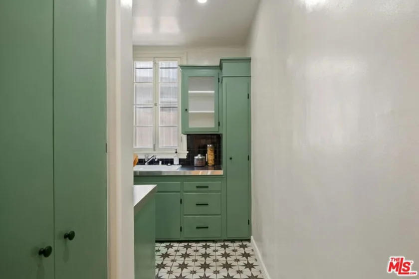 1345 N Hayworth Avenue #2 photo 20