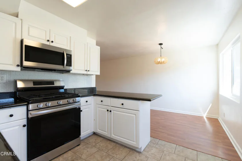 20224 Cohasset Street #9 photo 8