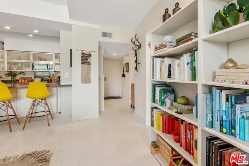 7250 Franklin Avenue #903 photo 6