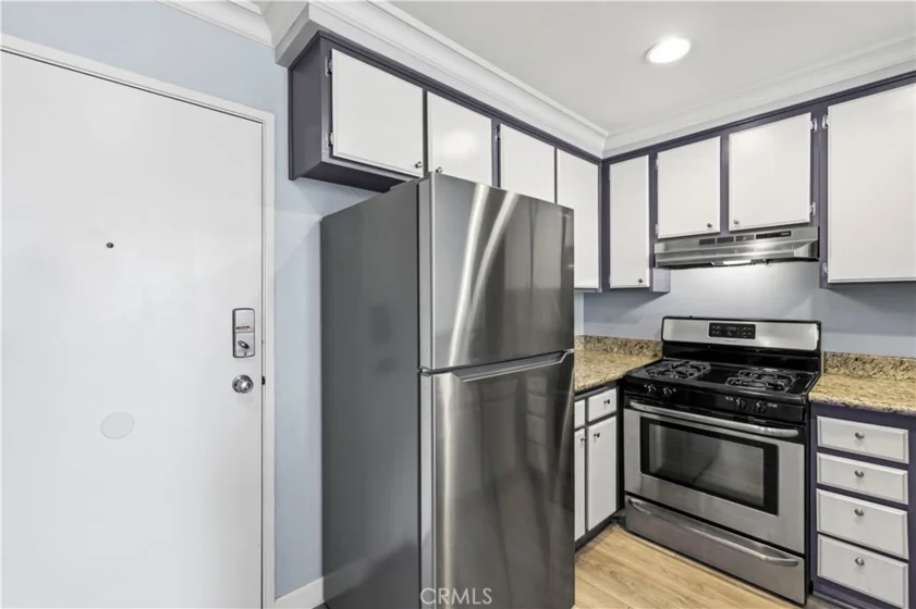 5143 Bakman Avenue #320 photo 11
