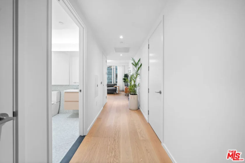 877 Francisco Street #1128 photo 23