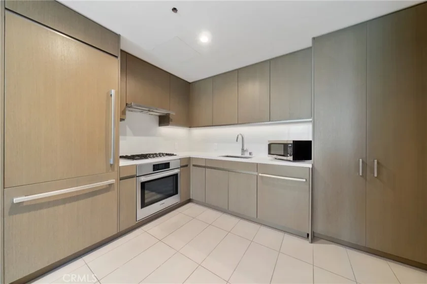 889 Francisco Street #1210 photo 4