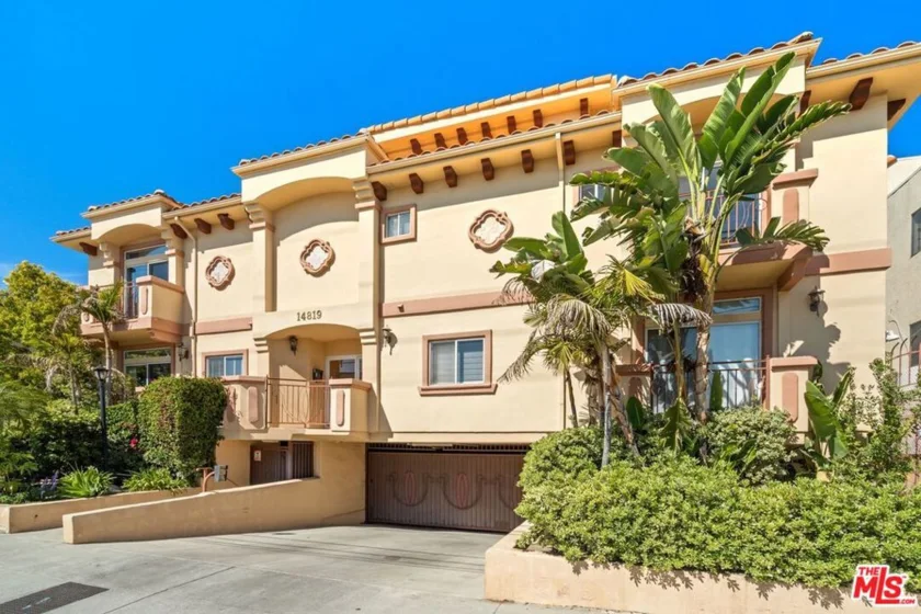 14819 Magnolia Boulevard #2 photo 1