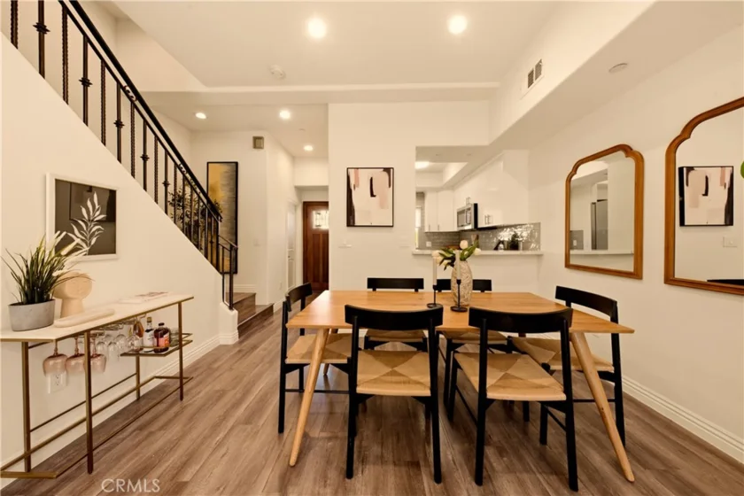 14702 Magnolia Boulevard #105 photo 6
