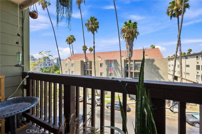 525 S Ardmore Avenue #320 photo 8