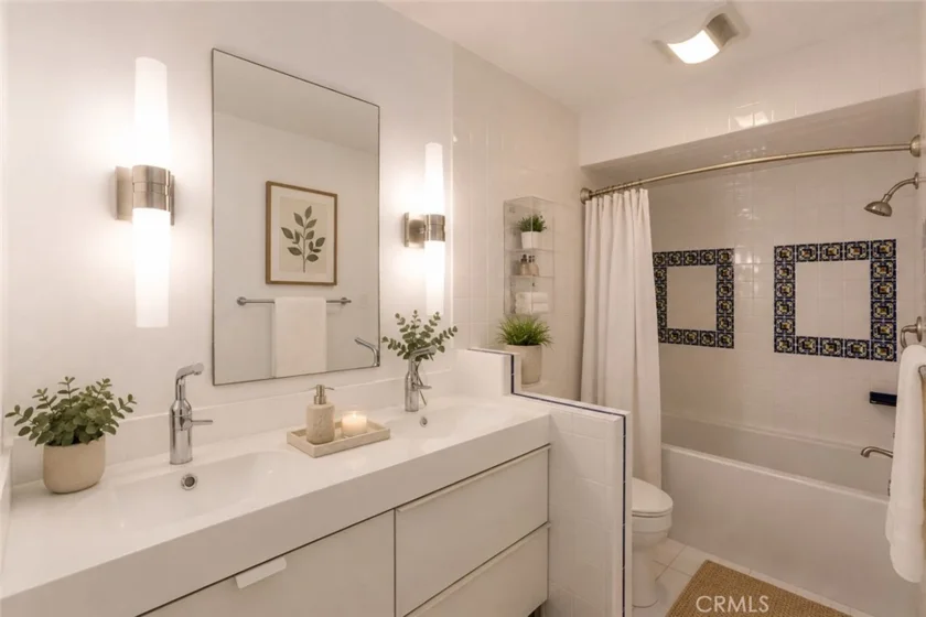 412 N Bellflower #104 photo 9