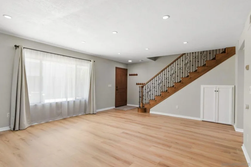 835 E Avenue #B photo 9