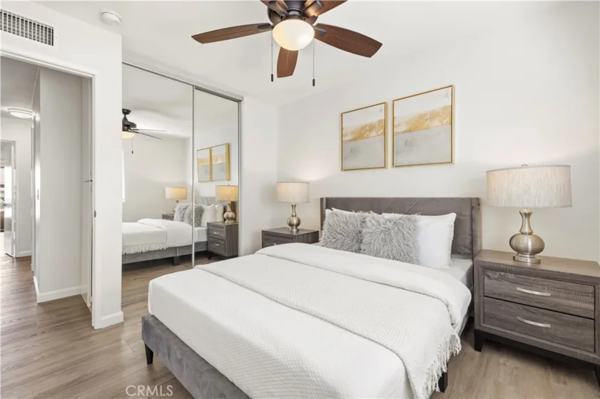 5800 Owensmouth Avenue #14 photo 18