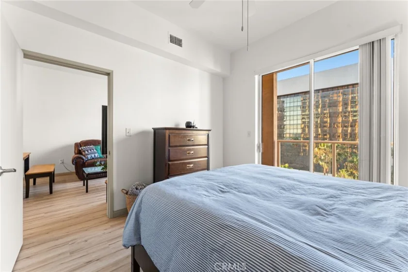 488 E Ocean #809 photo 16
