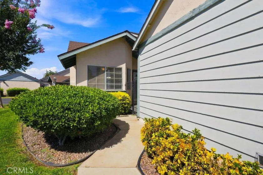 2412 Turnbridge Glen photo 2