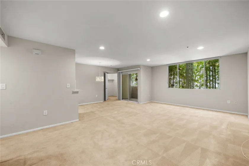 4501 Cedros #220 photo 2