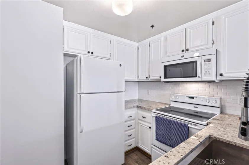730 W 4th Street #308 photo 6