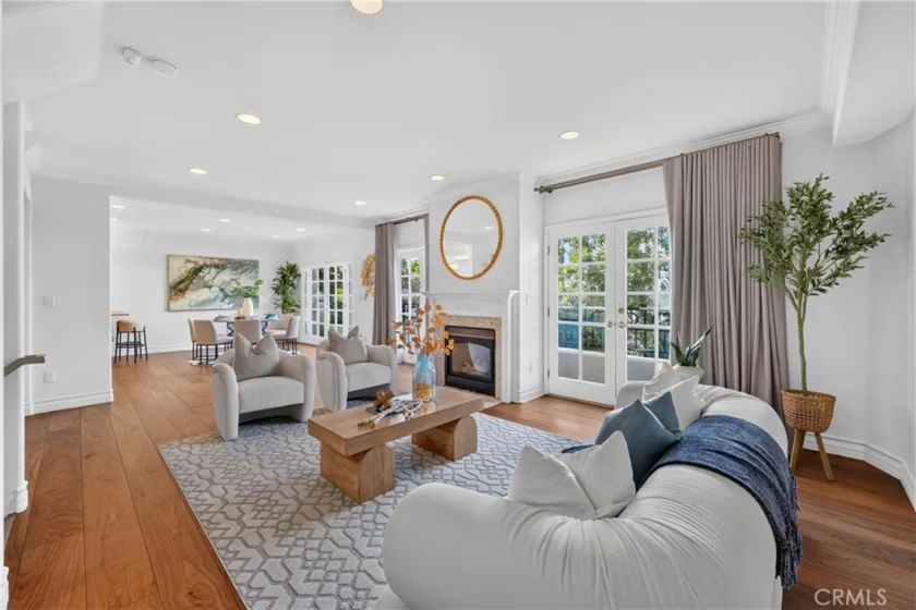 1820 Holmby Avenue #1 photo 1