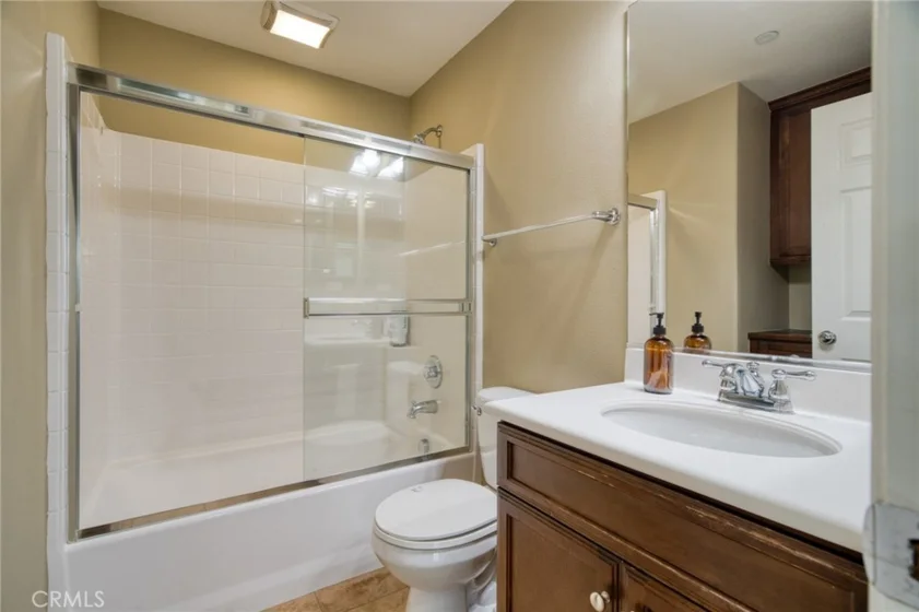15247 Cambridge Street photo 23