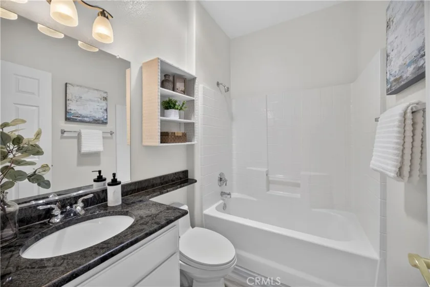 40221 Colony photo 20