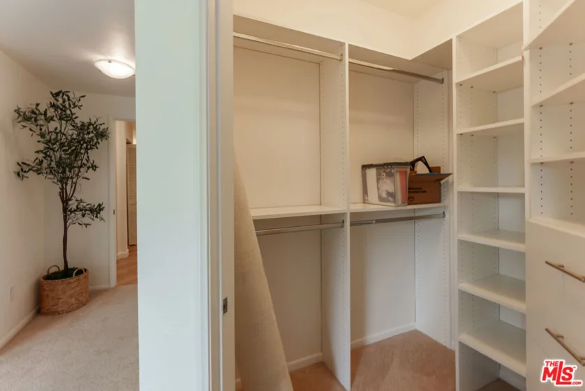 6400 Crescent Parkway #202 photo 16