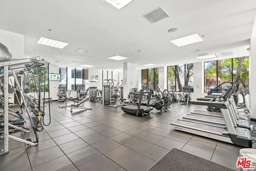 10724 Wilshire Boulevard #211 photo 10