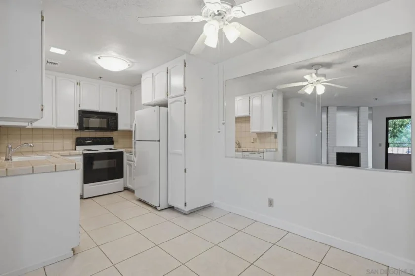 5649 Lake Park #301 photo 17