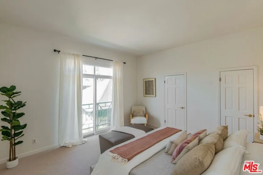 1044 5th Street #202 photo 17