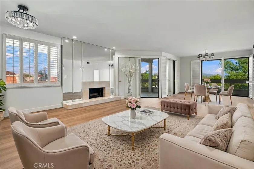 17140 Burbank #207 photo 1