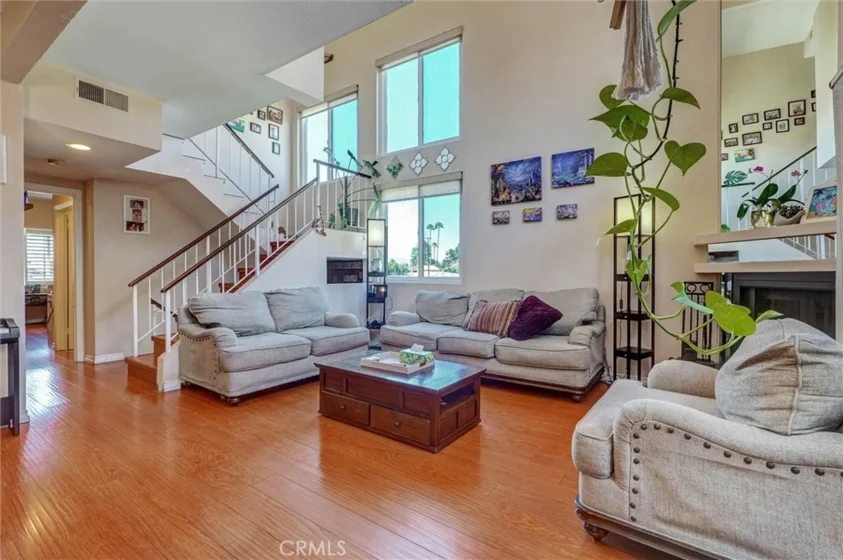 6323 Reseda #1 photo 1