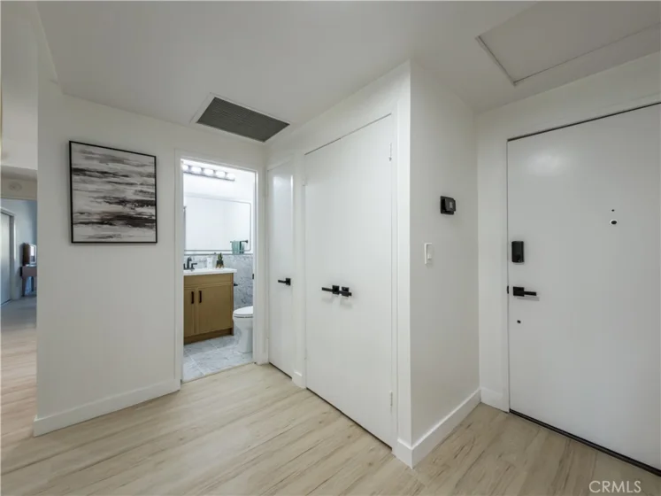 1944 Glendon Avenue #209 photo 46