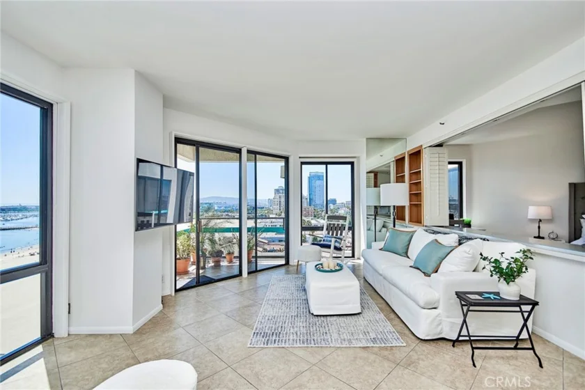 1310 E Ocean #1005 photo 10