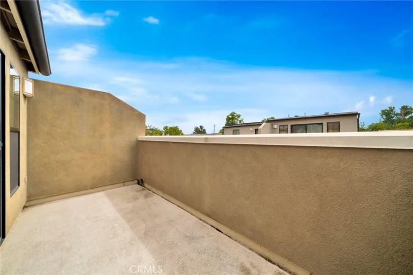 563 W Maple Avenue photo 32