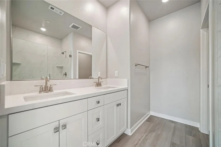 1482 Skyline Lane photo 9