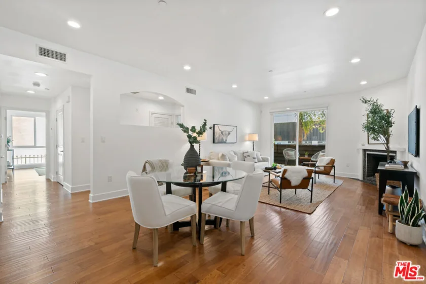 1235 Granville Avenue #102 photo 1