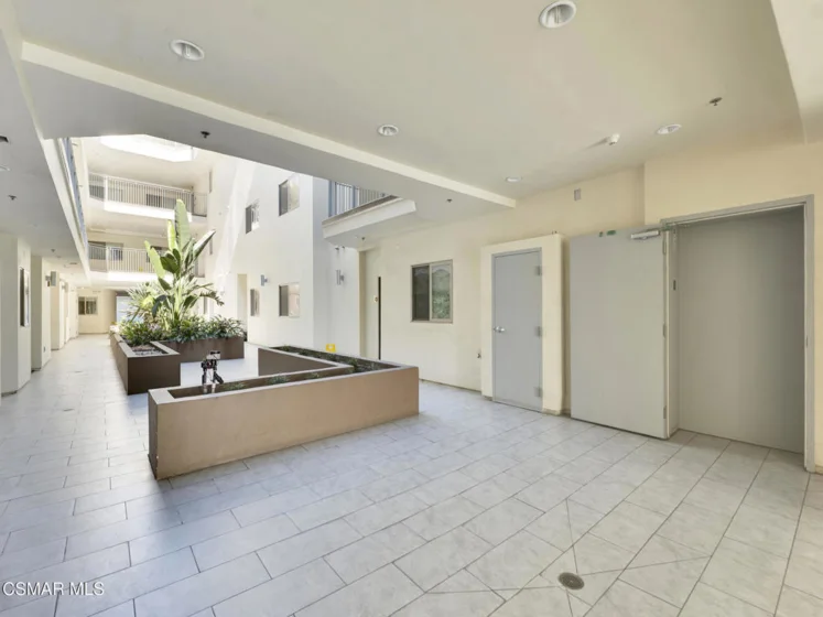 5016 Bakman Avenue #104 photo 26