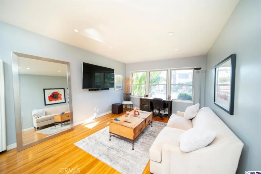 5319 Cahuenga Boulevard #B photo 1