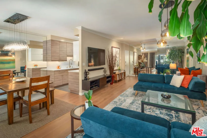 1250 N Kings Road #213 photo 1